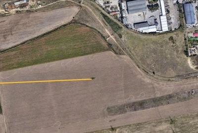 Teren de 2000 mp, în Zona Industrială - 5