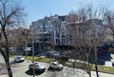 Apartament cu 3 camere semidecomandat în Romană - 2