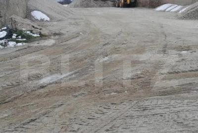 Teren de 63704 mp, în Central - 3