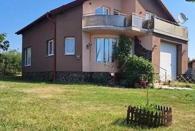Casă cu 4 camere cu Teren 1300 Mp în Săndulești - 1
