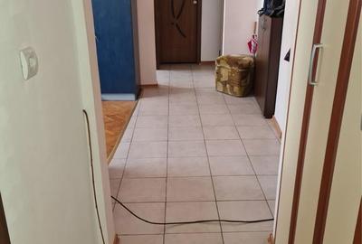 Apartament cu 4 camere decomandat în Central - 2