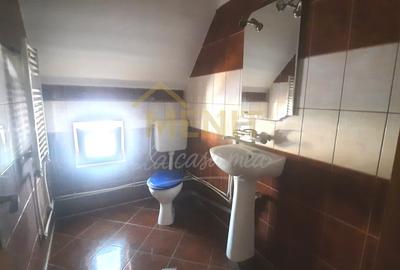 Casă individuală cu 5 camere cu Canalizare în Malu Roșu - 3