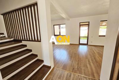 Casă cu 4 camere cu Canalizare în Cetate - 1