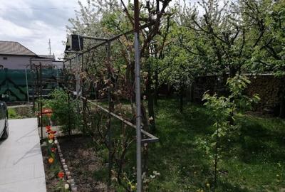 Casă cu 5 camere cu Teren 400 Mp în Sud