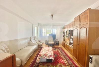 Apartament cu 3 camere decomandat în Cantemir