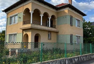 Casă cu 5 camere cu Teren 406 Mp în Andrei Mureșanu - 1