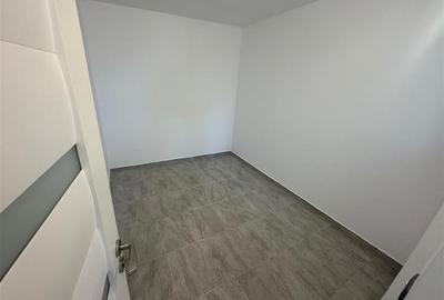 Spațiu comercial, de 40 mp, în Nord - 9