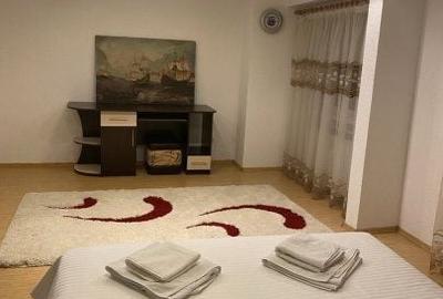 APARTAMENT 3 CAMERE DECOMANDAT CONFORT 0 ZONA TROCADERO - 1