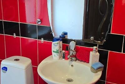 Casă cu 2 camere cu Teren 350 Mp în Roman - 2