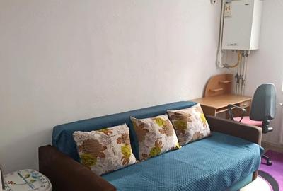 Garsonieră decomandată în Central - 2