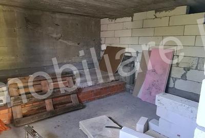 Casă cu 4 camere cu Teren 2435 Mp în Arefu - 20