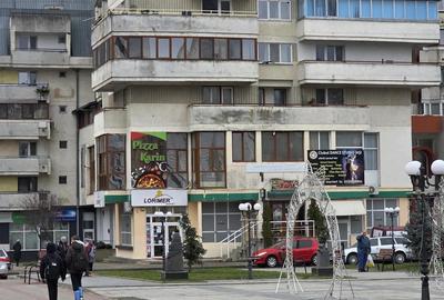 Spa?iu comercial ultracentral de inchiriat Pa?cani | 150 m Mezanin - 1