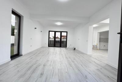 Casă individuală cu 4 camere cu Canalizare în Odăile - 13