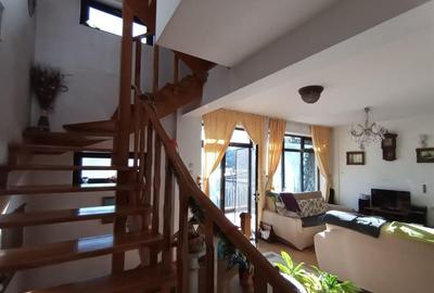 Casă cu 6 camere cu Canalizare în Băneasa - 4