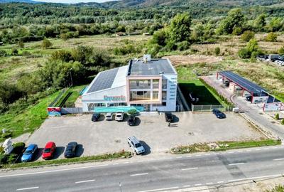 Clădire cu Spațiu Generos pentru Investiții Diverse - 1