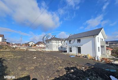 Casă cu 5 camere cu Canalizare în Chinteni