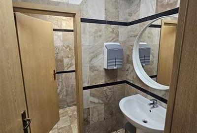 Birou, de 150 mp, în P-ța Victoriei - 13