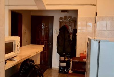 Garsoniera decomandata - Bld. 1 Mai/ Zona Billa - 53.000 euro (Cod E11)