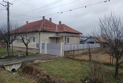 Casă cu 3 camere cu Teren 720 Mp în Central