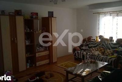 Casă cu 4 camere cu Teren 2500 Mp în Budeasa - 6