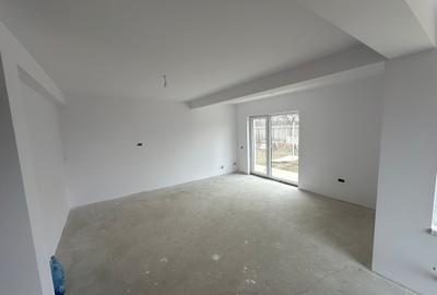 Casă cu 4 camere în Glina