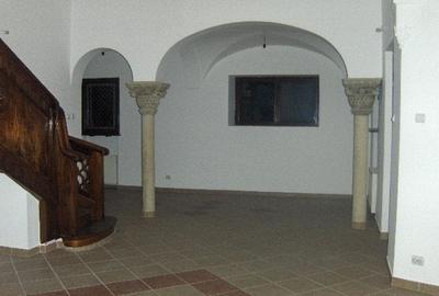 Casă cu 11 camere în P-ța Romană - 16
