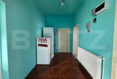 Casă cu 3 camere cu Teren 1079 Mp în Central - 2