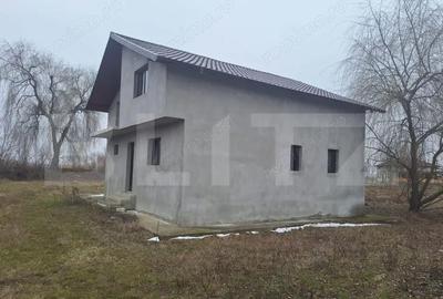 Casă cu Teren 400 Mp în Lazuri - 3