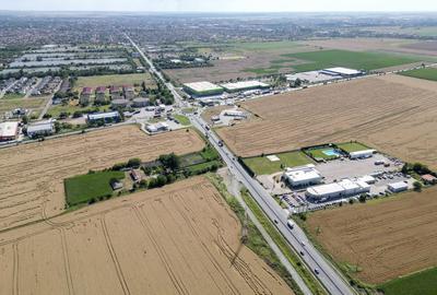 Teren de 7653 mp, în Central - 4