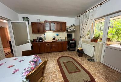 Casă cu 7 camere cu Teren 300 Mp în Piața Veche - 12