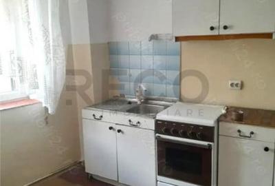 Apartament cu 3 camere decomandat în Aleșd - 8