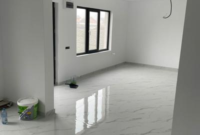 Casă cu 4 camere cu Canalizare în Central - 4