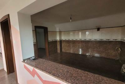 Imobil cu 3 case:C1 -3 nivele;C2-2nivele;C4-1 nivel;C3;C5;Piscina;Foisor - 15