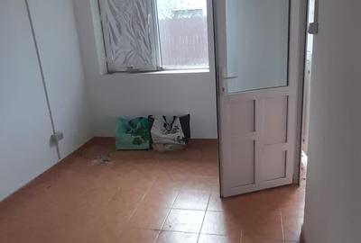 Casă cu 2 camere cu Teren 40 Mp în Lehliu-Gară - 4