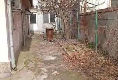 Teren de 216 mp, în Domenii - 2