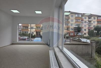 Spatiu comercial de inchiriat - cartier Gura Campului - 1