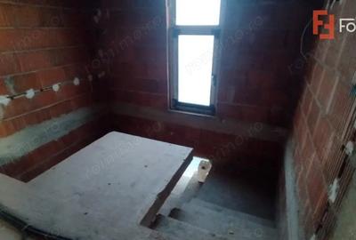 Casă cu 5 camere cu Canalizare în Becicherecu Mic