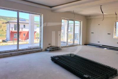 Casa  120 mp utili, terase  panoramice 40 mp, garaj - 5