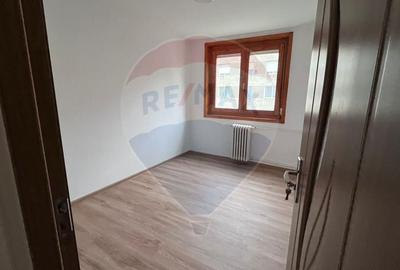 Apartament cu 2 camere de vânzare in zona Velenta - 1