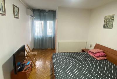 Targoviste ultracentral: vand garsoniera cu balcon inchis. - 2