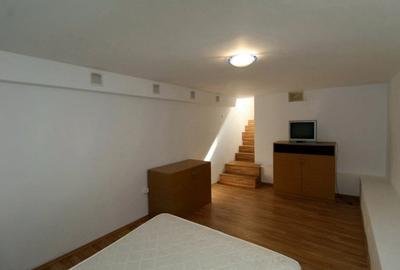 Garsoniera dubla cu balcon - zona  CET - 5