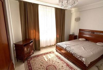 Garsonieră decomandată în Titan