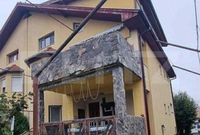 Casa moderna spatioasa - 2