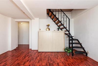 Vanzare apartament 2 camere, central , cu scara interioara
Comosion 0 % - 4