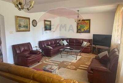 DE VANZARE Vila de vacanta in Pucioasa /Dambovita - 6