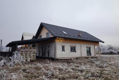 Casă cu 3 camere cu Teren 1690 Mp în Toplița - 1