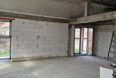 Casă cu 4 camere cu Teren 2712 Mp în Central - 6