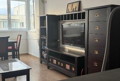 Apartament cu 2 camere semidecomandat, mobilat în Titan