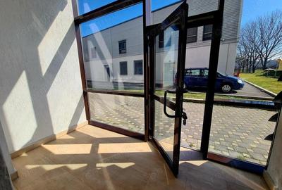 Spațiu comercial, de 32 mp, în Central - 3