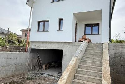 Casă cu 4 camere cu Teren 490 Mp în Jucu - 9